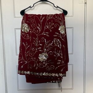 Vaidehi Prints Elegant Maroon and Gold Embroidered Saree